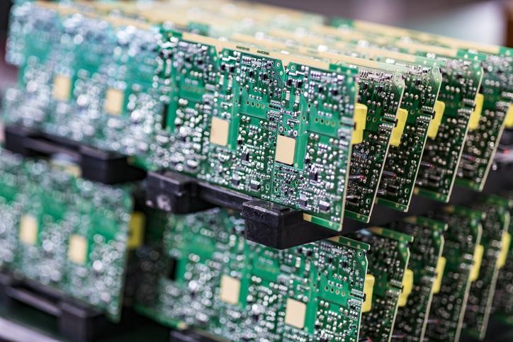 تعمیر بردهای الکترونیک PCB